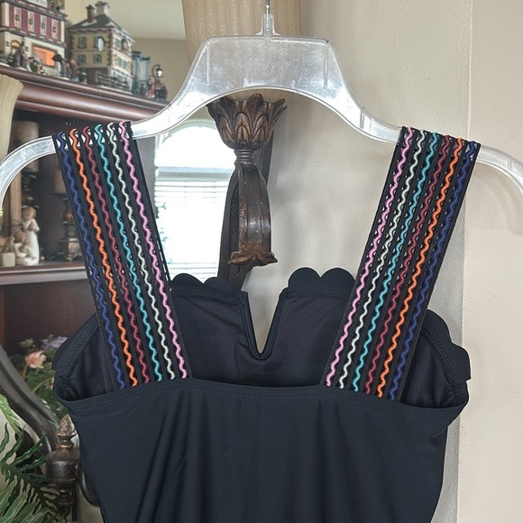 Brand New Cupshe Black Scalloped One-Piece Swimsuit Multicolored Striped Straps - Picture 13 of 16